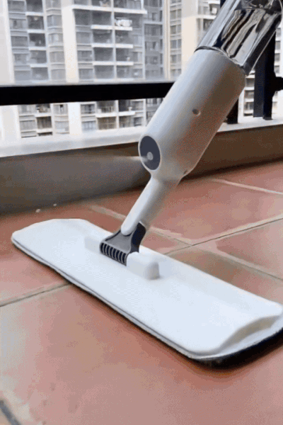 Cleaning Spray Mop – Quick & Easy Floor Cleaning with Microfiber Head